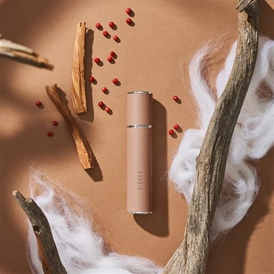 Barrio EDP इत्र 10ml कश्मीर में कोई आदमी की भूमि नहीं
